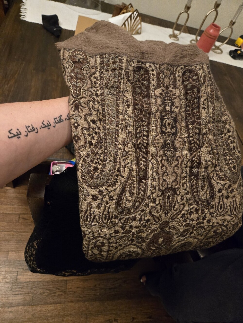 Pashmina - Picture 2 of 3